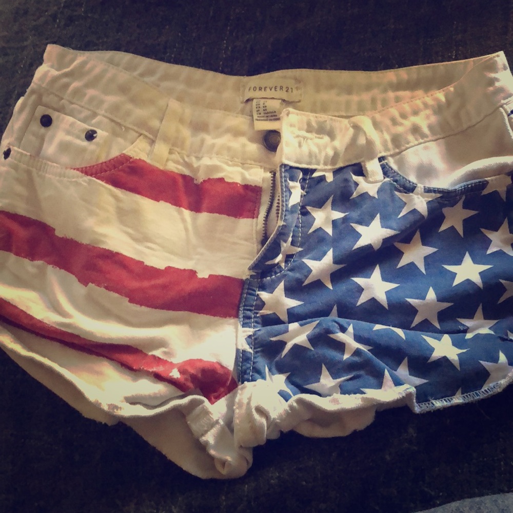 White jeans shorts American flag